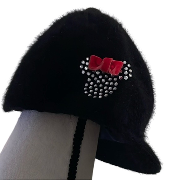 Disneyland Black Angora & Wool Blend Jockey Cap Hat wit Crystals - Picture 3 of 8